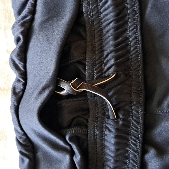 ADIDAS Three Stripes MEDIUM Light Weight Athletic Shorts NAVY NEW with Tags - Picture 6 of 8